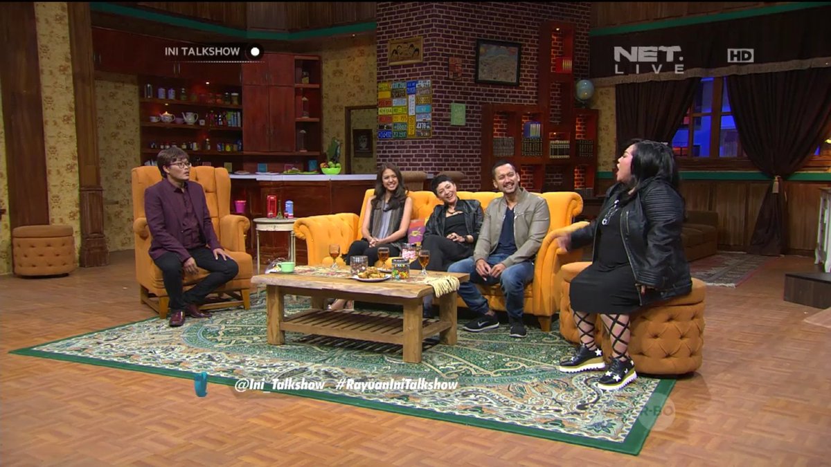 Duosolpet's tweet photo. Ini bukan tantri kotak ta pi tantri bulet kata @tora_sudiro hahaa @Ini_Talkshow @newsuleprikitiw  #RayuanIniTalkshow https://t.co/RLcrS0eHOA