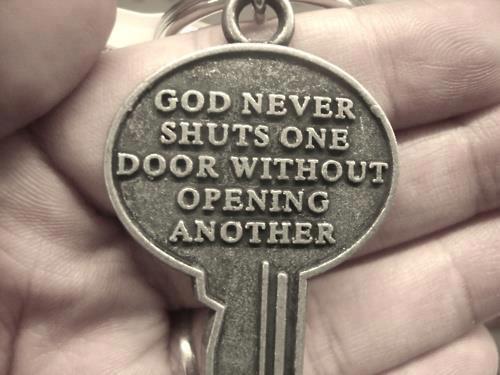 PenseMagique's tweet photo. #god#never#shuts#one#door#without#opening#another 👌👌👌 https://t.co/KwHUZM3C2b