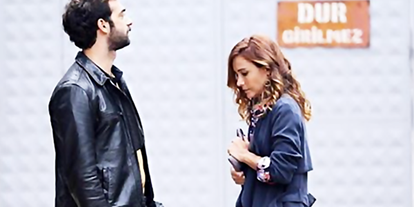 desafashion's tweet photo. #PoyrazKarayel dizisinde Poyraz'ın giydiği deri ceket Desa'da! #PoyrazinCeketi #DesaFashion https://t.co/aA22wDSWIG https://t.co/rXAhitBK1k