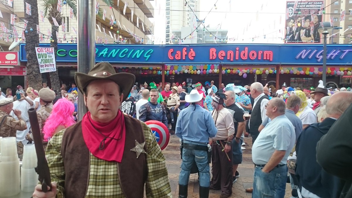 CafeBenidorm1's tweet photo. Are you ready???  #fancydressparty #Benidorm #cafebenidorm https://t.co/XWizSzauoX