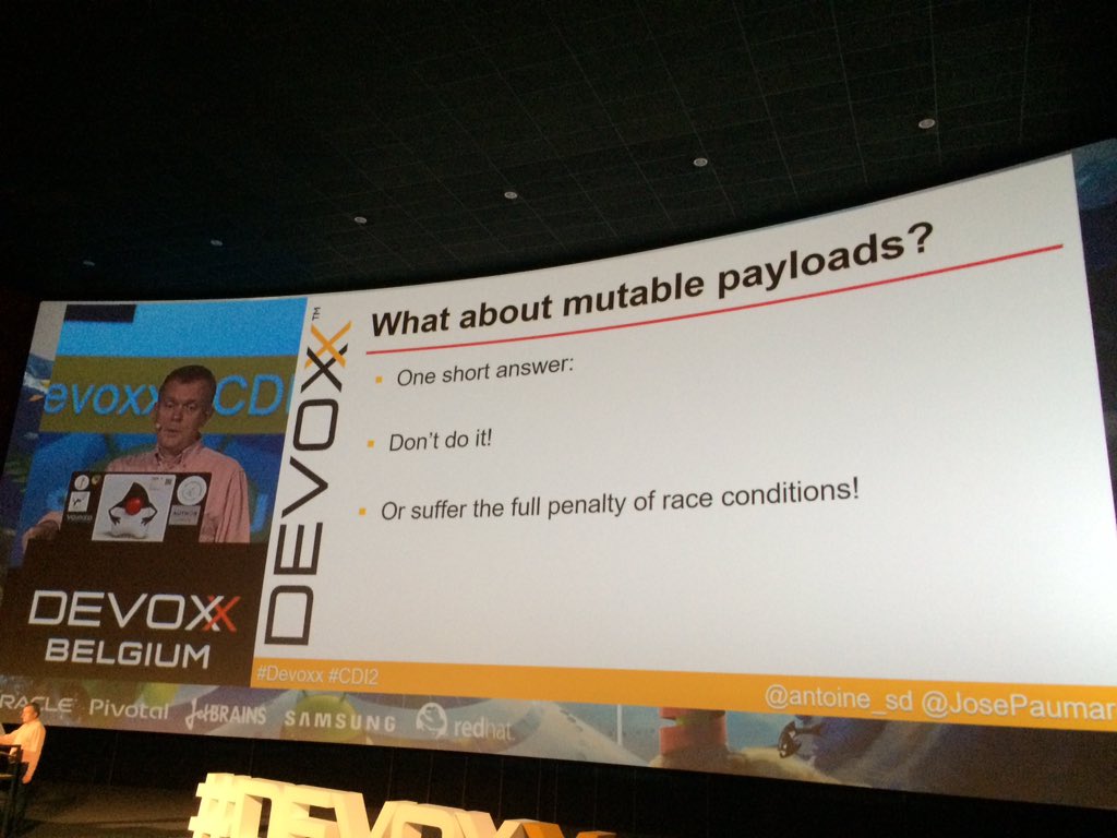 vladopavlov's tweet image. ... or #comeToTheDarkSide... #CDI2 #async #events @antoine_sd @JosePaumard #Devoxx
