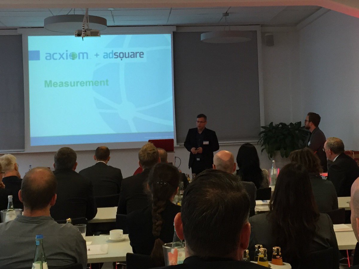 Acxiom_Deu's tweet photo. Spannender Vortrag "Mobile Audience Targeting" von @adsquarecom/@Acxiom_Deu auf den @ddsgeo #DDSDataDays heute https://t.co/uQ6sSedueR