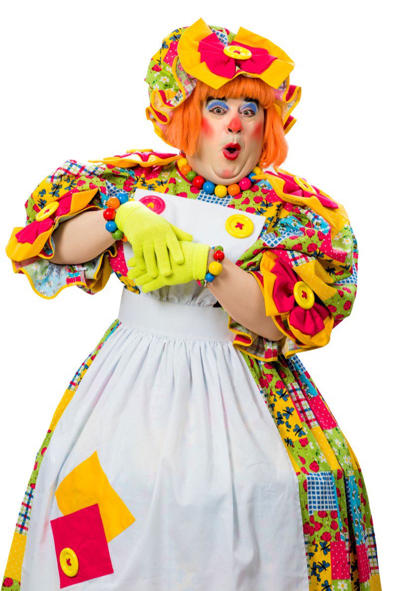 TillionsofBoA's tweet photo. Dame Trot from Jack and the Beanstalk will be turning on Bradford on Avon Christmas Lights, Oh Yes She Is! https://t.co/gnQGTnssub