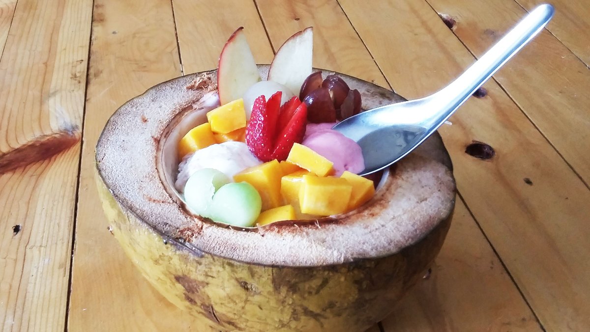 yang lebih menggoda ini namanya sweet lve (20k) ada di She Cafe