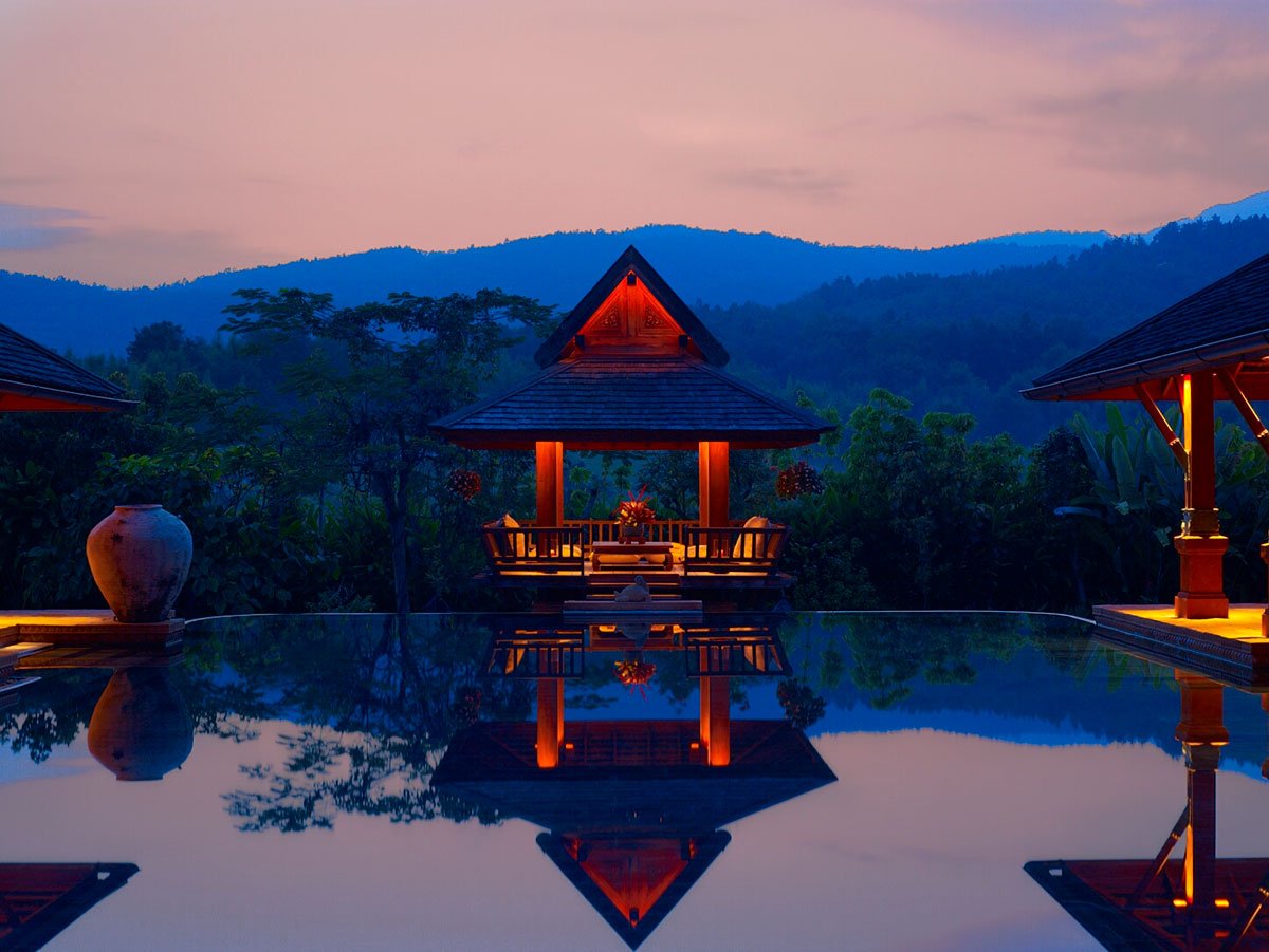 MansionGlobal's tweet photo. Towering mountains &amp; a lush rainforest backdrop this avail.  northern #Thailand estate https://t.co/qTZoYlh0JB https://t.co/ooXy1F6rFv