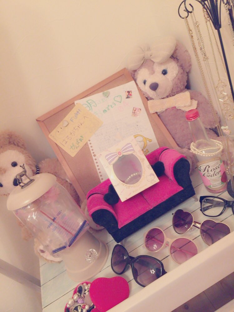 mizukittyy's tweet photo. みずみず💕今日ドンキに行ってプティシャルム買ってきたよ💕すごいいい匂いで気に入った💕まだまだみずみずグッズなくて…もっと増やしてみずみずに近づけるように頑張るね💕🎅🎄プレゼントにはカラコンを頼むの!楽しみ💕素敵な香水ありがとう💋👼💕 https://t.co/6zsjNpXxQ0