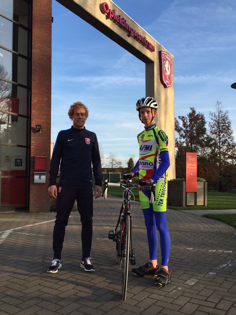 Menzis_Beweegt's tweet photo. Interview met Sven ten Brinke, die dankzij @Scorenindewijk volop aan het sporten is. @fctwente #menzis https://t.co/JCCpAVCoZl