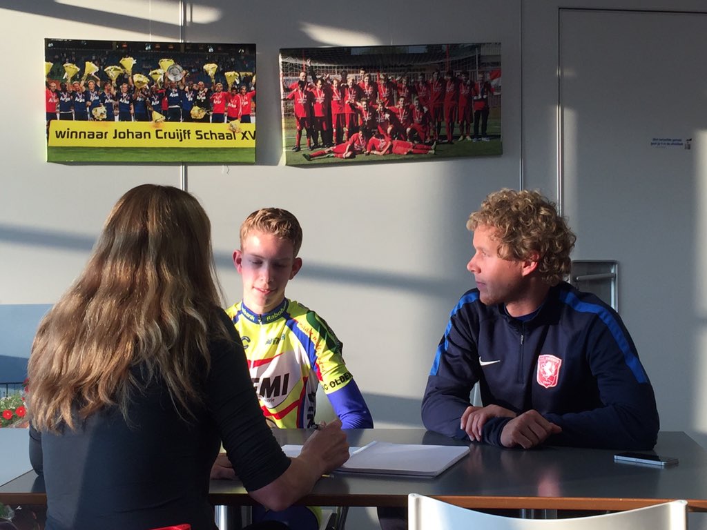 Menzis_Beweegt's tweet photo. Interview met Sven ten Brinke, die dankzij @Scorenindewijk volop aan het sporten is. @fctwente #menzis https://t.co/JCCpAVCoZl
