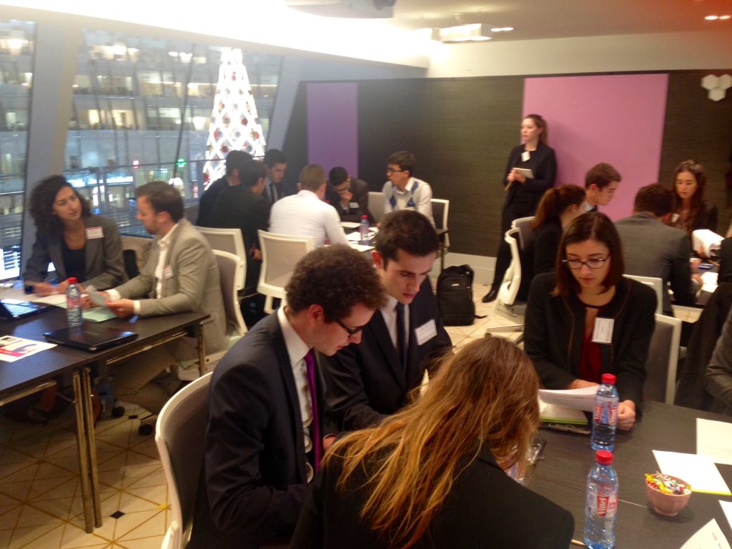 SandrineChabaud's tweet photo. [#Afterschool_CGI consulting] 3 équipes travaillent en situation sur optimisation des parcours client avec coaching. https://t.co/Cg1860gyRw
