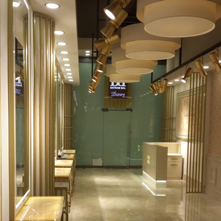 LedLedkur's tweet image. İç mekan salon tasarım uygulamalarında LEDKUR aydınlatma ürünleri kullanılmıştır.