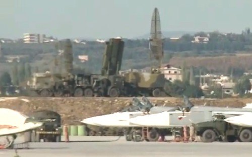 The radar system is part of the S-400 complex at the Khmeimim air base.