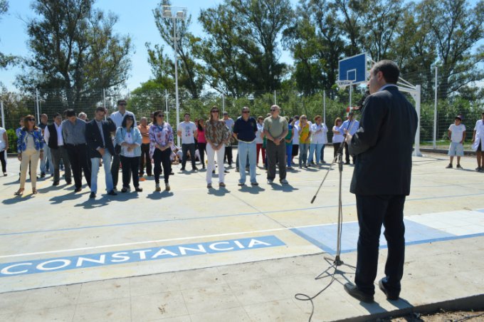manifiestos's tweet photo. #Sunchales: Se inauguró el playón del nuevo Centro de Educación Física. https://t.co/NGuNB5TaWj https://t.co/jtJ6gXJ6L1