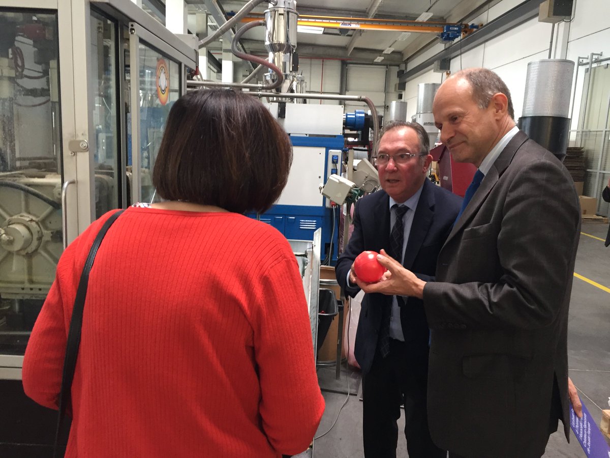 JouetsEcoiffier's tweet photo. Ce matin Ecoiffier a reçu M. Le Préfet de l'Ain et Mme la sous-préfète de Nantua. https://t.co/GWI82XgUqD