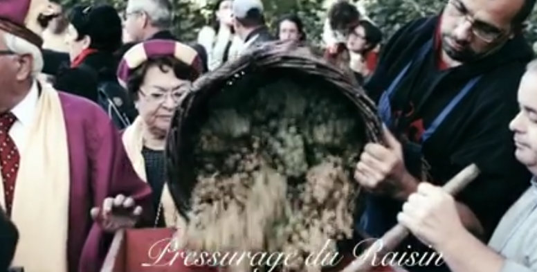 bagneuxtv's tweet photo. En attendant d'autres émissions sur BxTv...à voir la vidéo de la Fête des Vendanges 2015 ! https://t.co/NOsXnUNSMa https://t.co/0e5Bx1Mhl2