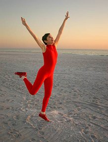 MovingFree's tweet photo. GET HEALTHY AND DANCE! https://t.co/F3aulvenec #DancingTweet #grace #energy #workout #beauy #wellness #style #health https://t.co/a7U62OWjAb