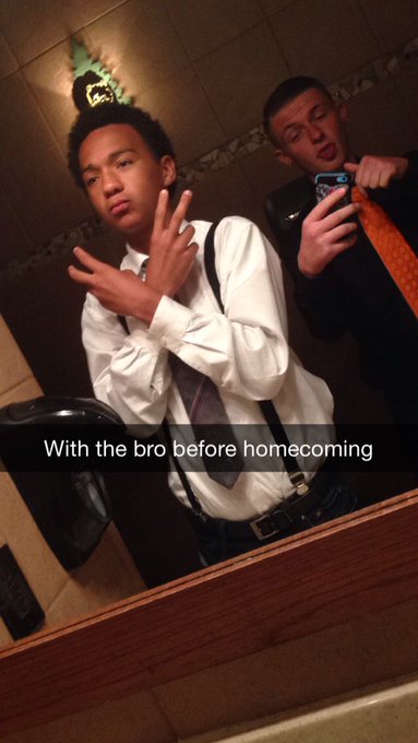 More pics at homecoming with squad #squad #squadgoals https://t.co/X4l5eMMDST<a href="/tag/squad"class="tags">#squad</a><a href="/tag/squadgoals"class="tags">#squadgoals</a>