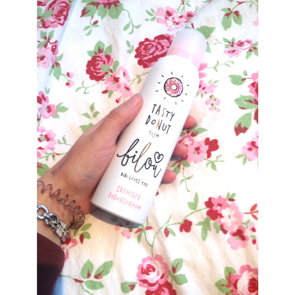 zzo__ee's tweet image. Ich bin sooo glücklich es zu besitzen😌😌🍩 #BibisProdukt #bilou @BibisBeauty