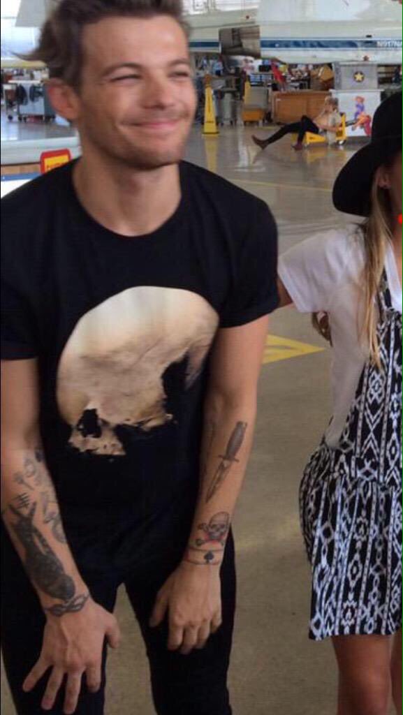 FLmodelhelp's tweet image. Name: Louis Tomlinson 
Age: 23 
Used often
Where to find: Google images