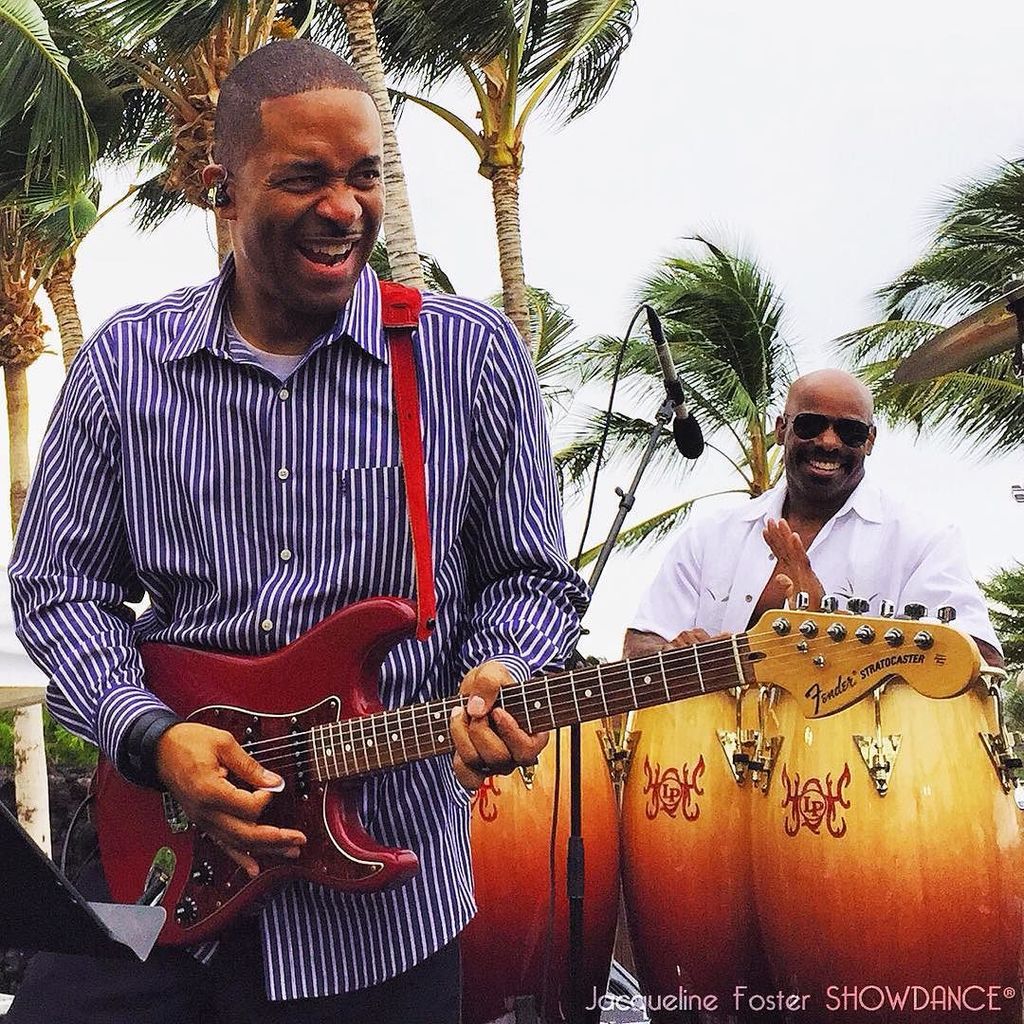 WayneFosterEnt's tweet image. Throwback to Hawaii 2014! Soundcheck just before the storm. 😅🌧🌴 #Soundcheck #guitarist #bo… ift.tt/1WPs2y1