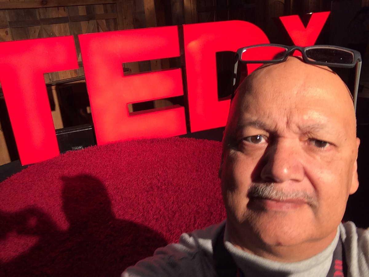 nwi_JohnW's tweet photo. TEDx selfie #tedxclr #tedxcountylineroad #nwindiana https://t.co/uwLzX3C8fi
