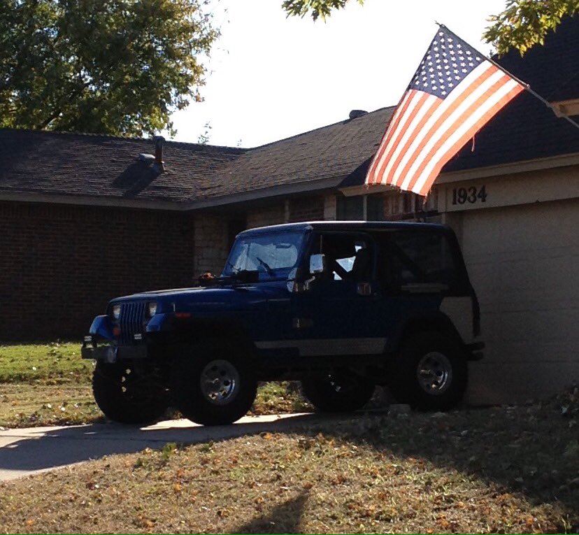episg1's tweet photo. #GloriousBlue #JeepCreep for fellow #veterans and all @THEJeepMafia brings a smile to your face😁🇺🇸👋👊 https://t.co/87yyt6l6d6