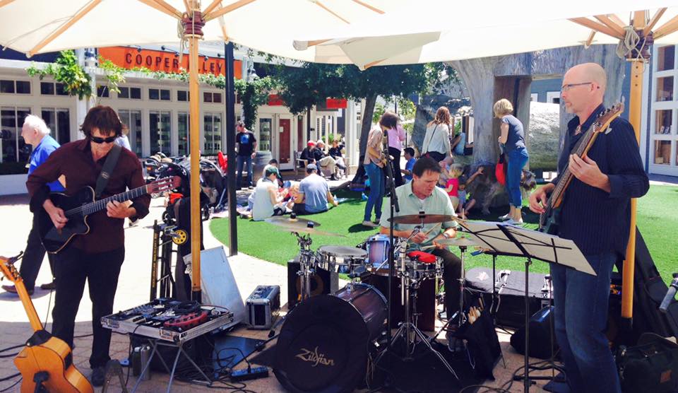 superbowl50's tweet image. #Perfect50 hours in San Anselmo, Fairfax and Larkspur, including a visit to @MarinCntryMart superbowl50.ba/larkspur