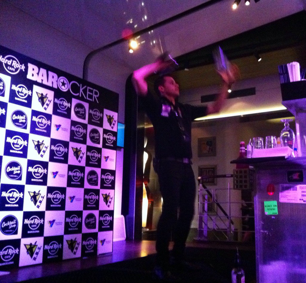 LosFoodistas's tweet photo. Hidalgo concursante 2 @HRCBarcelona #BAROCKER2015 #bartender #BartendersPhilosophy https://t.co/OxO0MheXZK