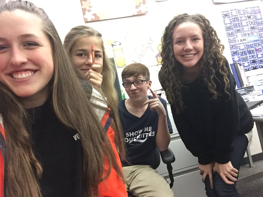 JIALSalsa's tweet photo. Working hard or hardly working?¿? 🤑😈💯 https://t.co/1Ji8zNJsE3
