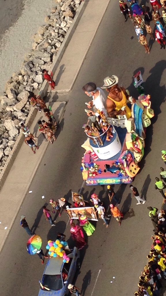 damagarcia1's tweet photo. #Bando2015 #FiestaDeLaIndepencia #CartagenaDeFiesta @NOTICARTAGENA https://t.co/iuDiHJIsBh