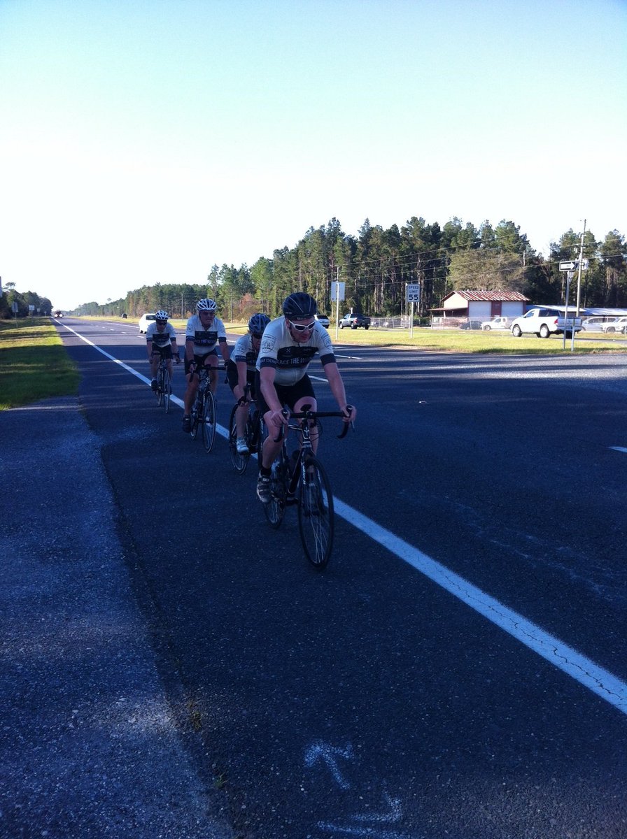 RaceTheWorld's tweet photo. #TeamDeman looking hot at 85mls! #racetheworld #cycling #USA #team #race https://t.co/Fz4VxEyuon