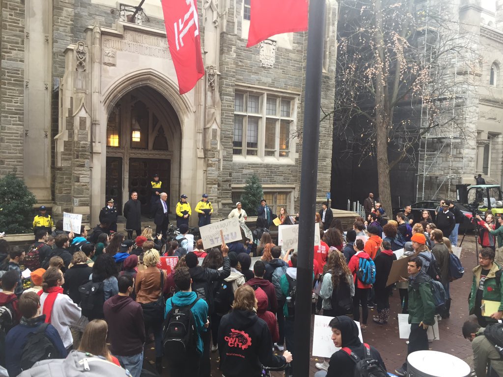 15NowTempleU's tweet photo. Reading our demands outside Sullivan Hall. Students workers side by side! #15andfreecollege #burnthedebt #msmphilly https://t.co/wJHHdRt8CU