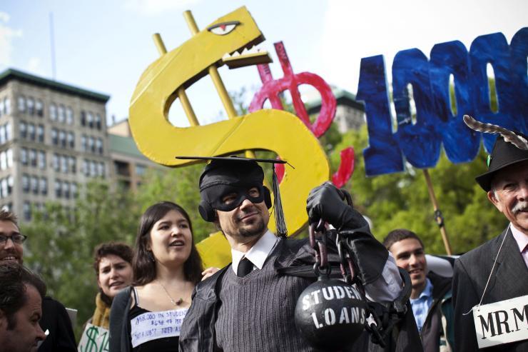 IBTimes's tweet photo. Students across 115 campuses join #MillionStudentMarch to lower tuition and raise wages https://t.co/QVjDVyhk7x https://t.co/NudIMSlkcv