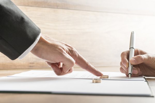 LowAndLow's tweet photo. What Happens When You File Bankruptcy During Divorce? - https://t.co/03Uh1q3Vm4 https://t.co/RIBFBYBUzk