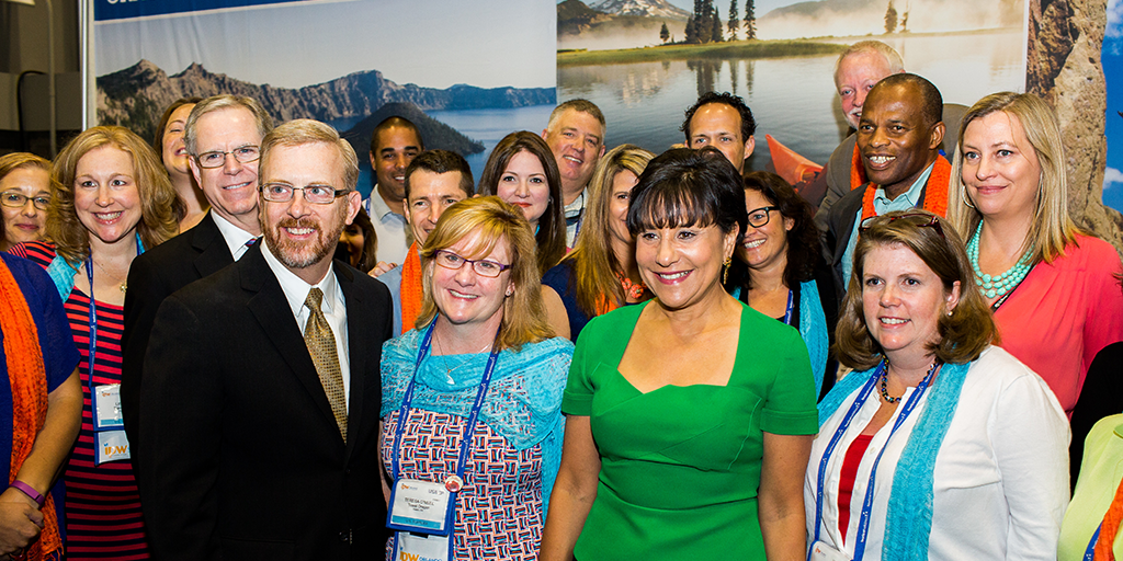 ustravelipw's tweet photo. #TBT: We were thrilled that U.S. Secretary of Commerce @PennyPritzker could join us on the show floor during #ipw15! https://t.co/b6G0FjRk2v