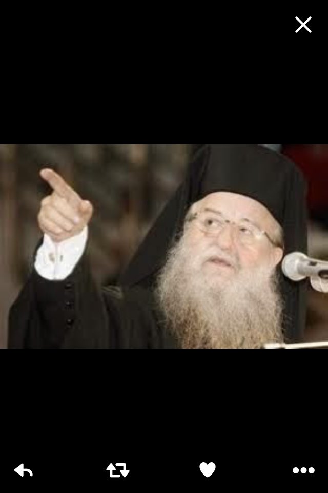 Biskotes's tweet photo. -Να,βλεπεις εκείνο το οικοδομικό τετράγωνο κ το διπλανό του;
-Ναι
-Ολα της Μητρόπολης ειναι
-♥️
-😁 https://t.co/xu8X9TRrS0