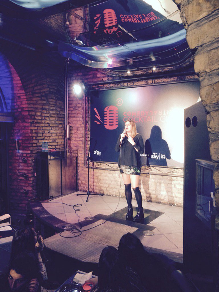 CocktailComedy's tweet photo. @MichelaGiraud "Il mio ideale femminile è #Xena la principessa guerriera" #CocktailComedy #StandUpComedy #satira https://t.co/EdVq6LlZP9