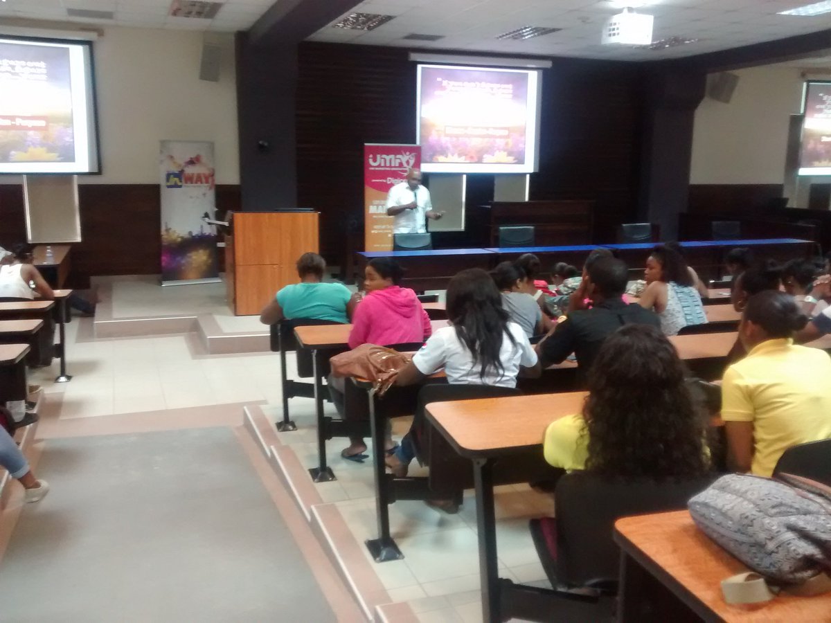 JKavJA's tweet photo. Now at @UMA_UWIMONA with @DavianneT.
#YourGuild
#OnTheMove https://t.co/BHtFsybFmY