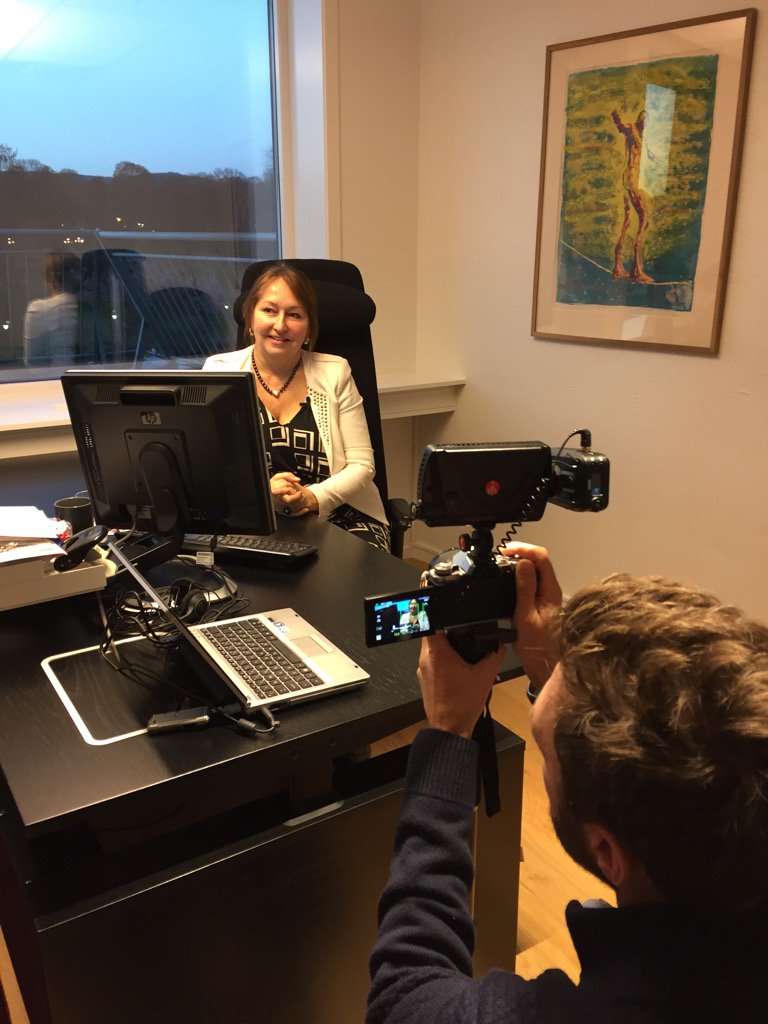 Konferanseforberedelser hos <a href="/www_ks_no/">#KS</a> og Gunn Marit Helgesen. Takk for teknisk support <a href="/markusbjolgerud/">Markus Bjølgerud</a>