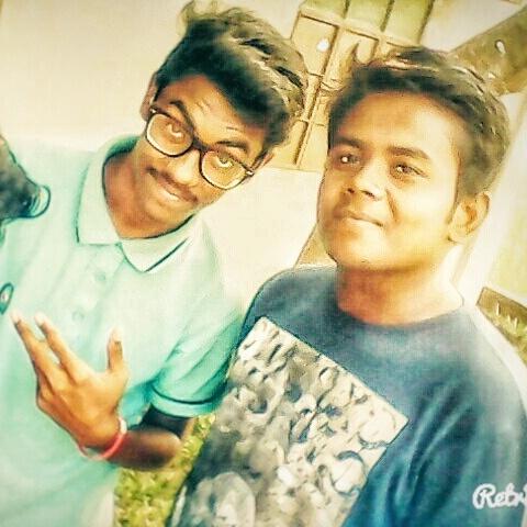 HZMoin's tweet photo. Masti time :D ;) :) https://t.co/azLefgSeuT