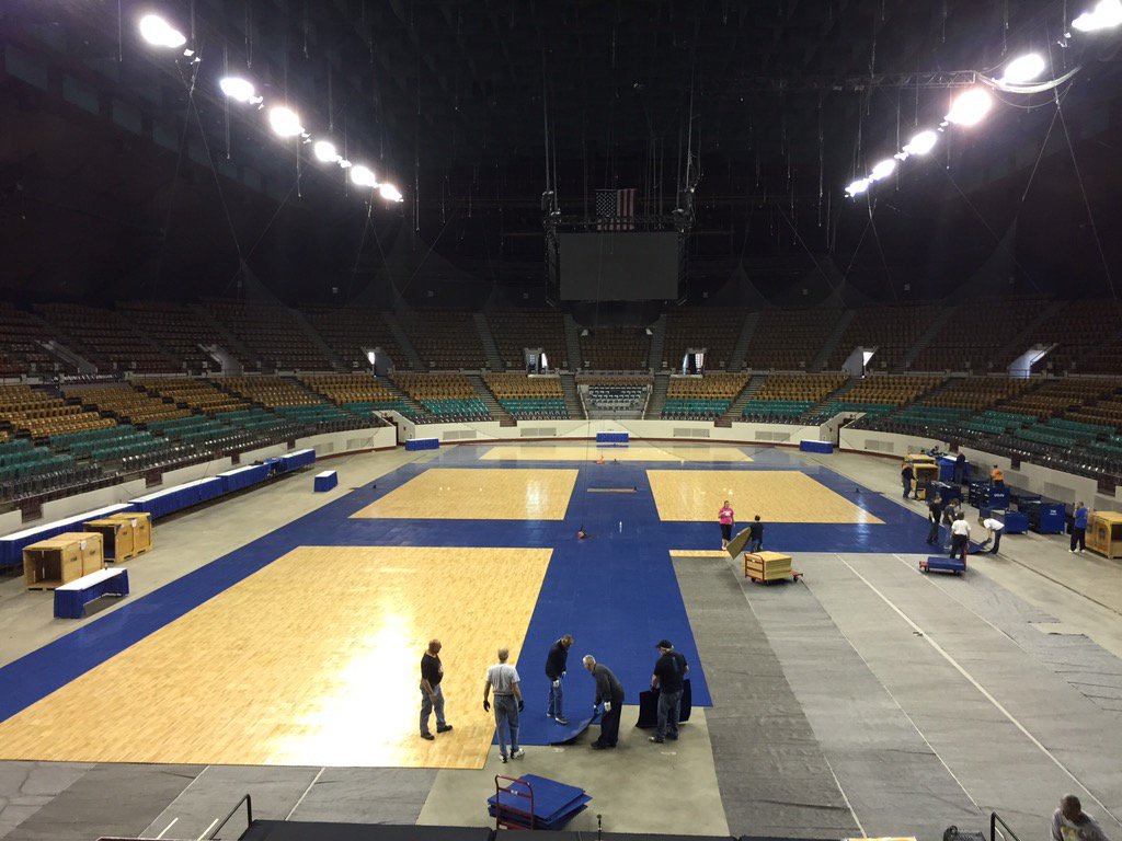 Only 1 more court to go and it's only 9:45 am! <a href="/CHSAA/">CHSAA</a> state volleyball #copreps. Thank you officials and volunteers!