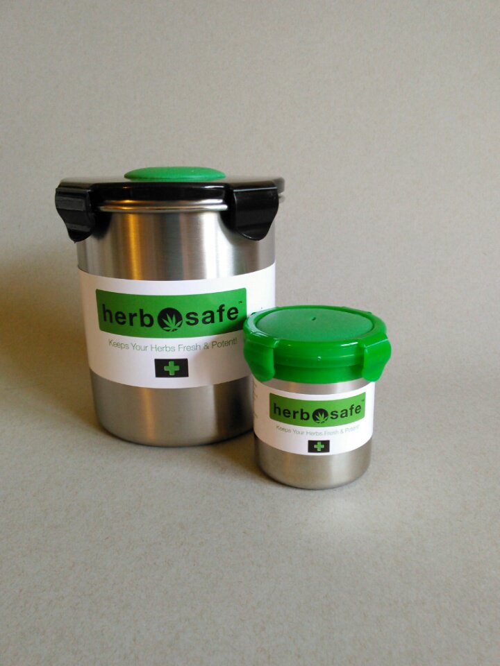 HerbSafe's tweet photo. Hey @HighNY #Meetup Catch our review @TheWeedBlog Good #read! https://t.co/Cz8e5I6kfg #HerbalStorage #Selfcuring https://t.co/5rAO4yAML1