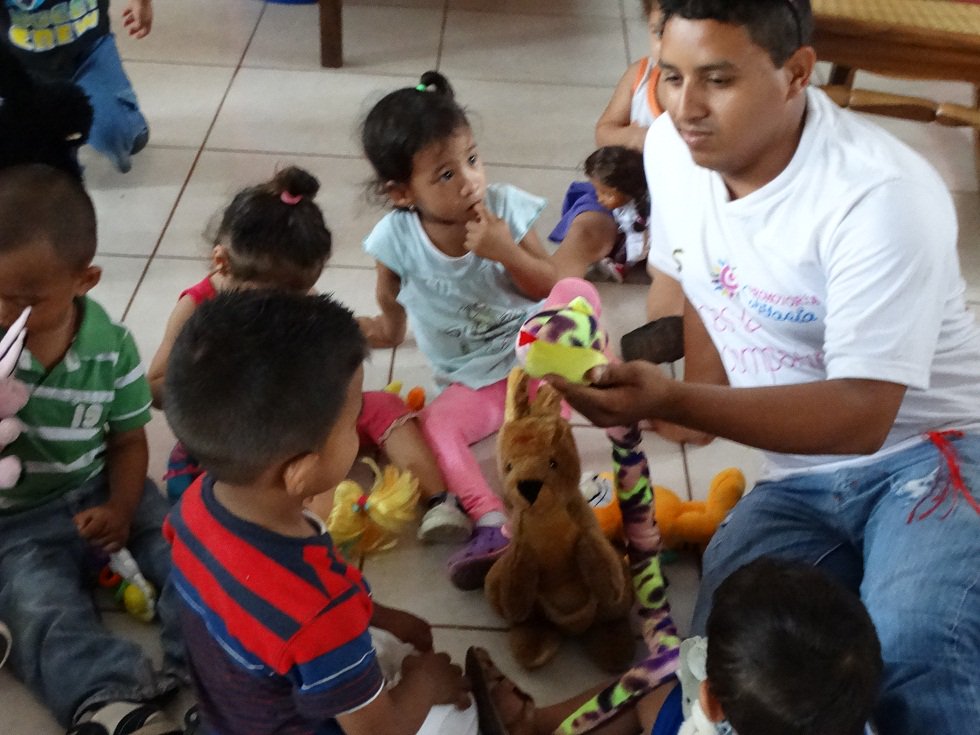 rodolfo_u26's tweet image. Compariendo Con Nuestros Niños
#Daniel70yAdelante @PromSolidaria @Jupresidente @BLOGJS @jscomunicadores