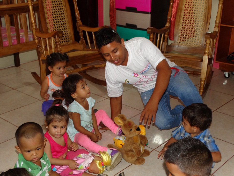 rodolfo_u26's tweet image. Compariendo Con Nuestros Niños
#Daniel70yAdelante @PromSolidaria @Jupresidente @BLOGJS @jscomunicadores