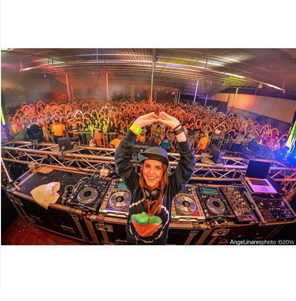 Recordando a <a href="/Djanekika/">Kika Kicks</a> en el Sunset Festival 2014. 
¡Compra tus entradas ya! 
- sunsetvenezuela.com -