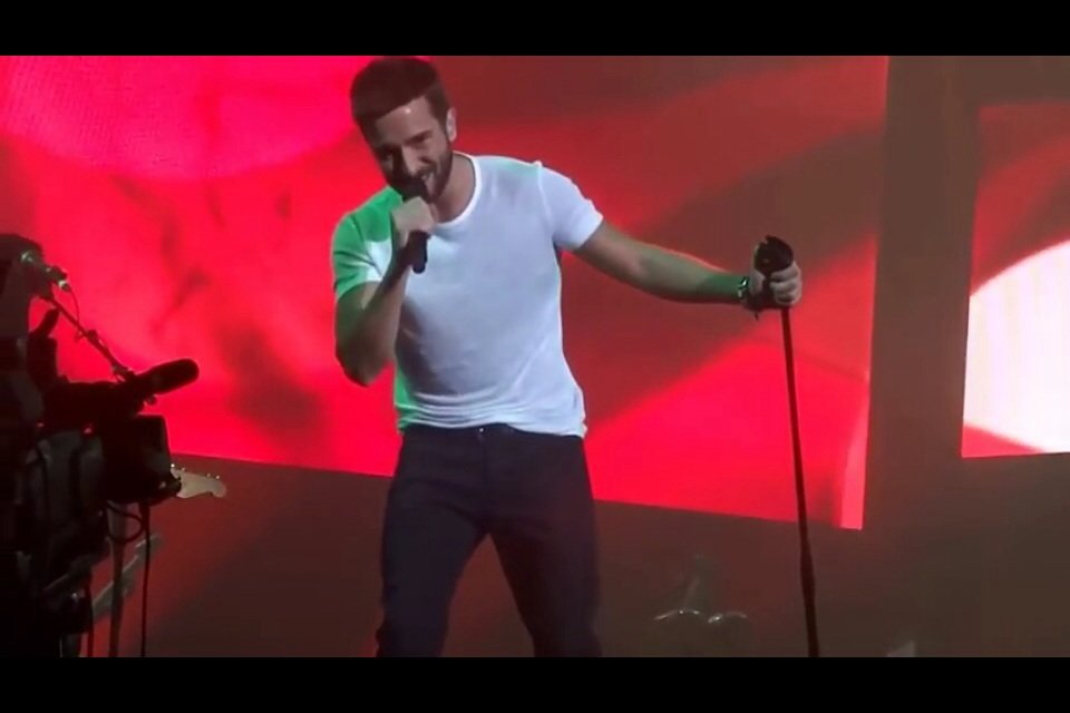 isasanpedro's tweet photo. @pabloalboran #UnAñoTerral #TourTerralMurcia  Eres muy mágico, Pablete❤ https://t.co/j76n1DYWay
