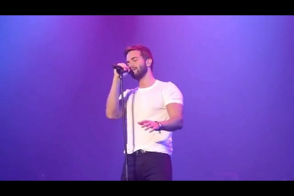 isasanpedro's tweet photo. @pabloalboran #UnAñoTerral #TourTerralMurcia  Eres muy mágico, Pablete❤ https://t.co/j76n1DYWay