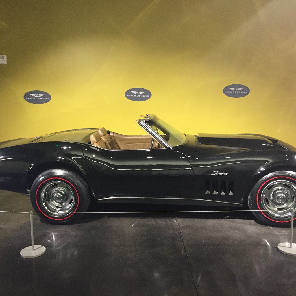 wafbla's tweet photo. Lindsay's favorite car so far @LeMayACM #wafblastyle https://t.co/XVOCKRes78