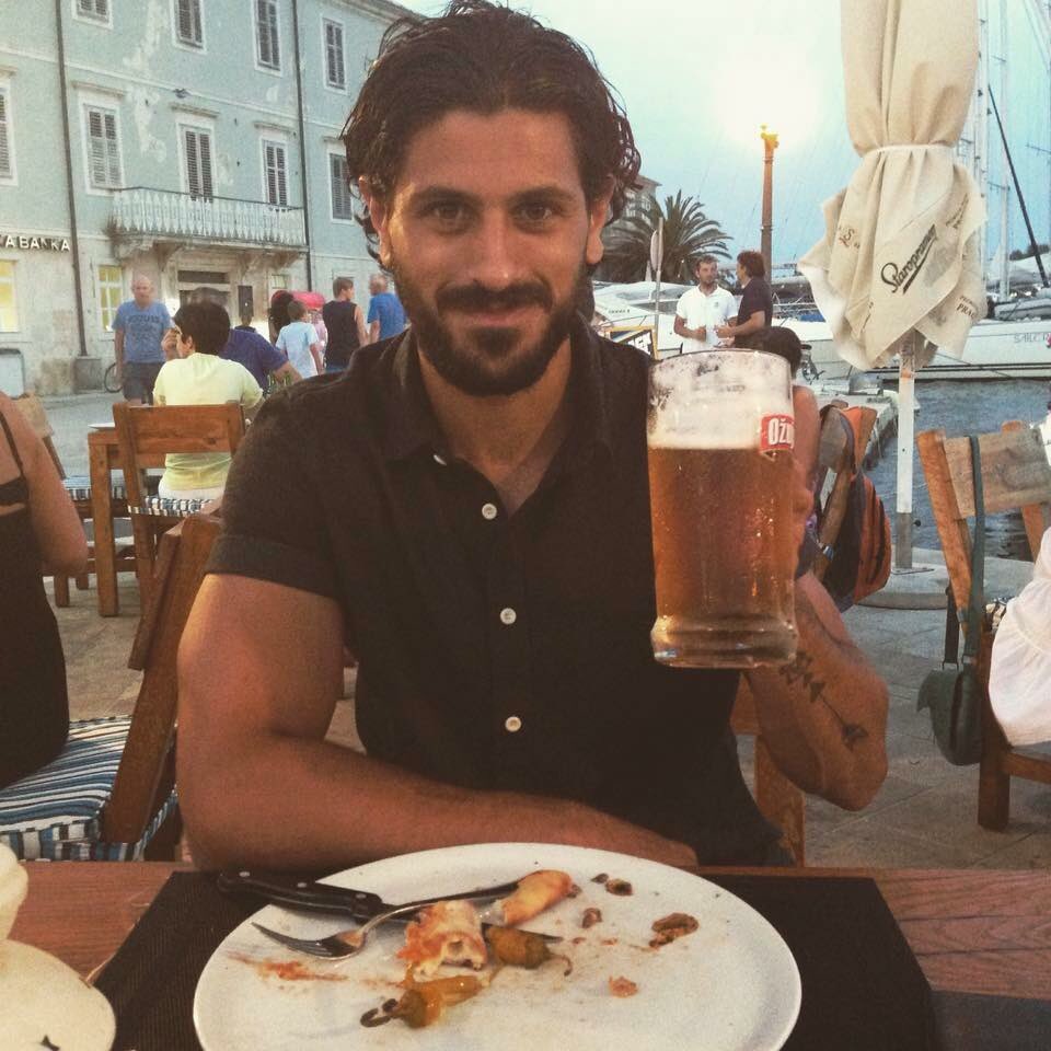 Alonso1Gerard's tweet photo. #cheers https://t.co/PcEpFQRTV3
