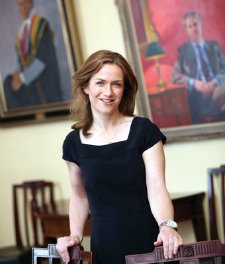 LadiesFootball's tweet photo. Delighted that Dr. Rhona Mahony Master of Nat. Maternity Hospital is special guest at #TG4AS https://t.co/5WjyFl3fbJ https://t.co/JmUwtEaSMj