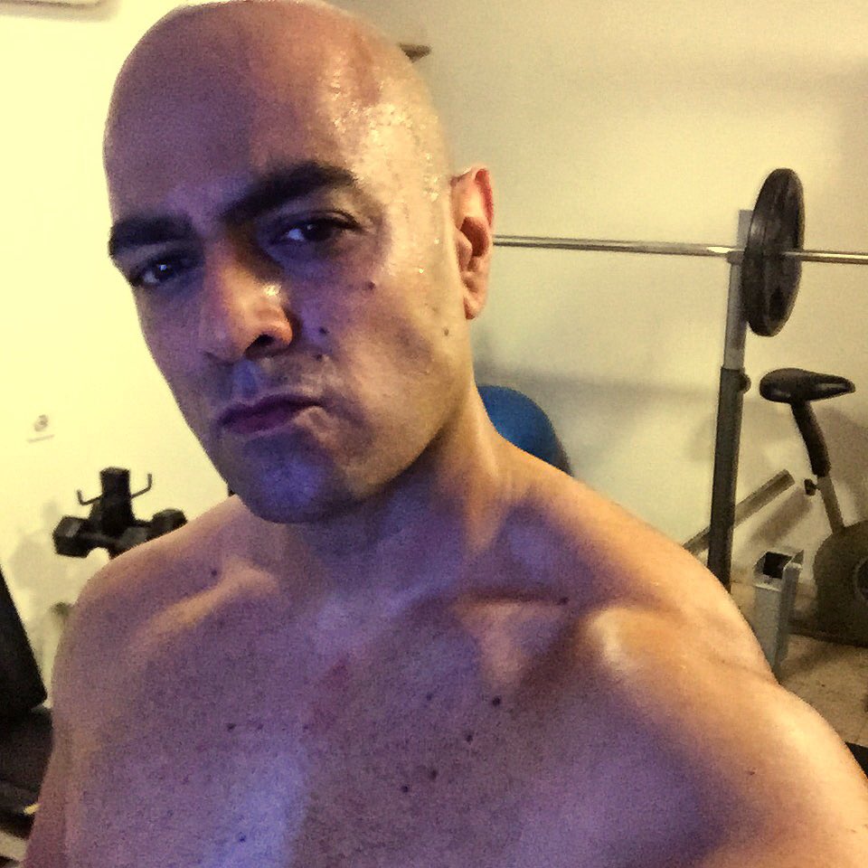 True legend tweet media